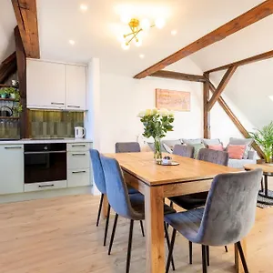  Appartement With Entresol Old Town